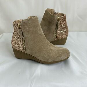 Link Tan and Sparkly Girl Boots Size 2